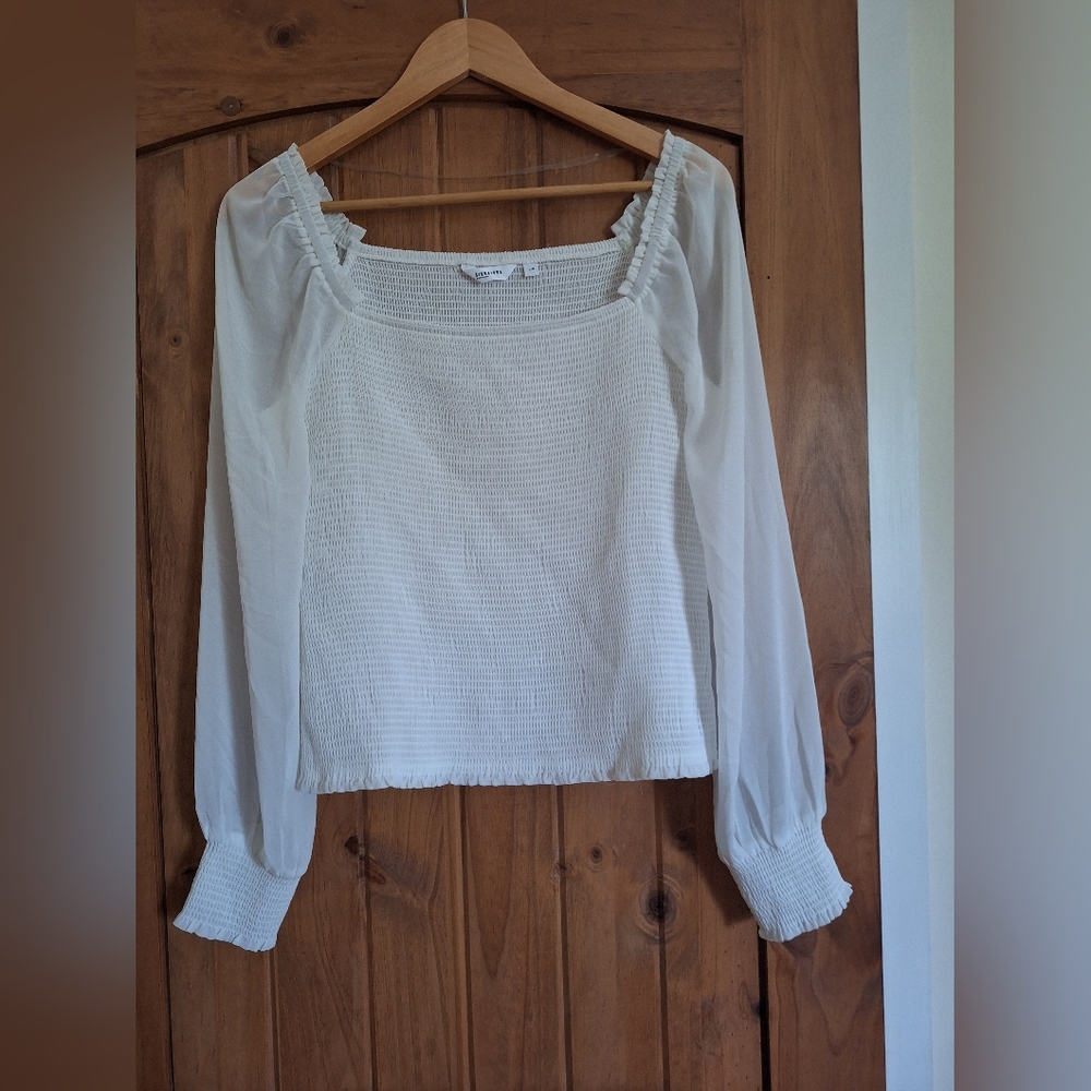 NWOT Reitmans White Smocked Blouse With Sheer Sleeves